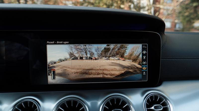 Mercedes Benz E 220 AMG