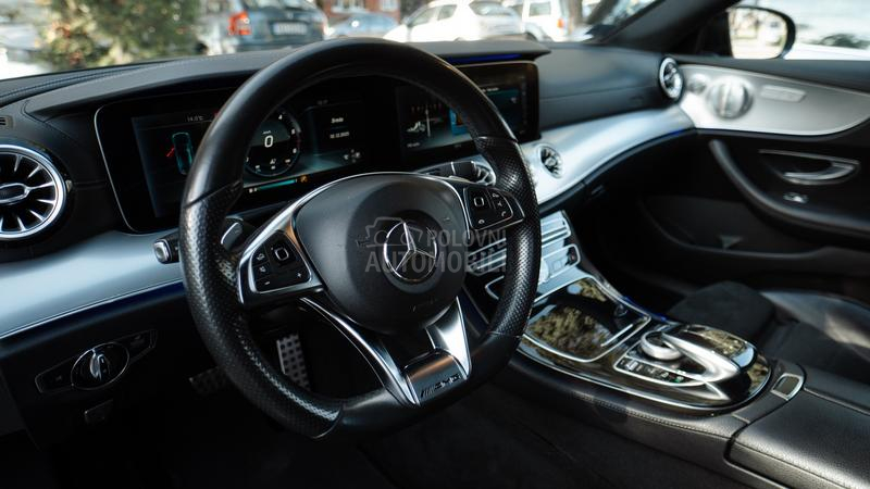 Mercedes Benz E 220 AMG
