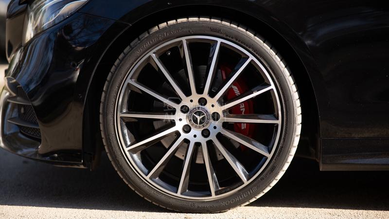 Mercedes Benz E 220 AMG