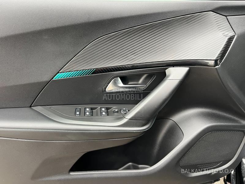 Peugeot 2008 1.5 HDI/ALLURE/NAV