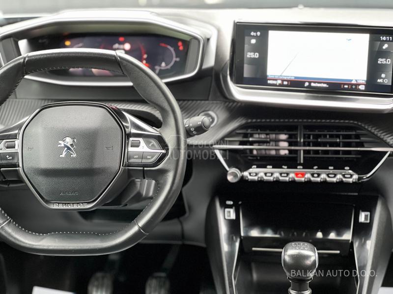 Peugeot 2008 1.5 HDI/ALLURE/NAV