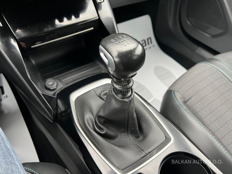 Peugeot 2008 1.5 HDI/ALLURE/NAV