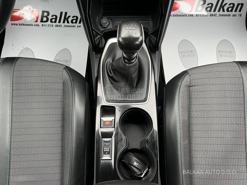 Peugeot 2008 1.5 HDI/ALLURE/NAV