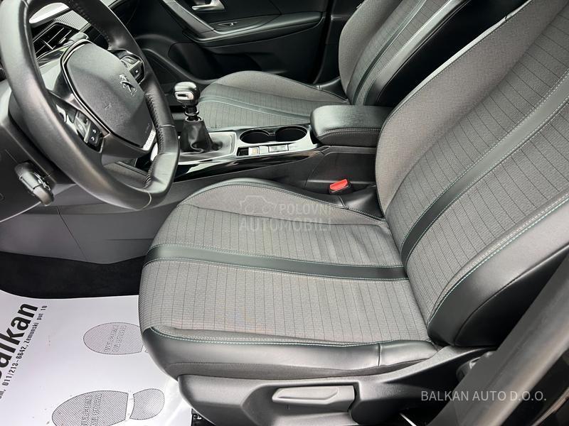 Peugeot 2008 1.5 HDI/ALLURE/NAV