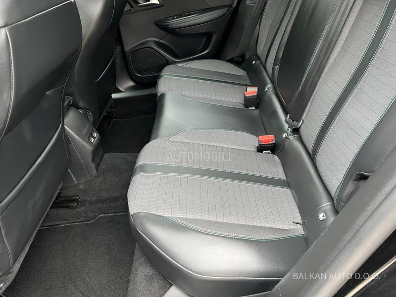 Peugeot 2008 1.5 HDI/ALLURE/NAV