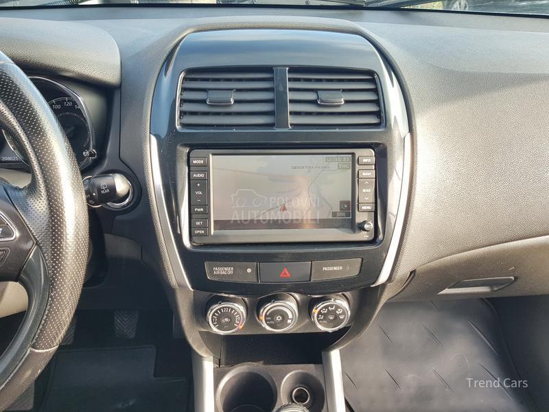 Peugeot 4008 1.6 HDI 4X4  N A V I