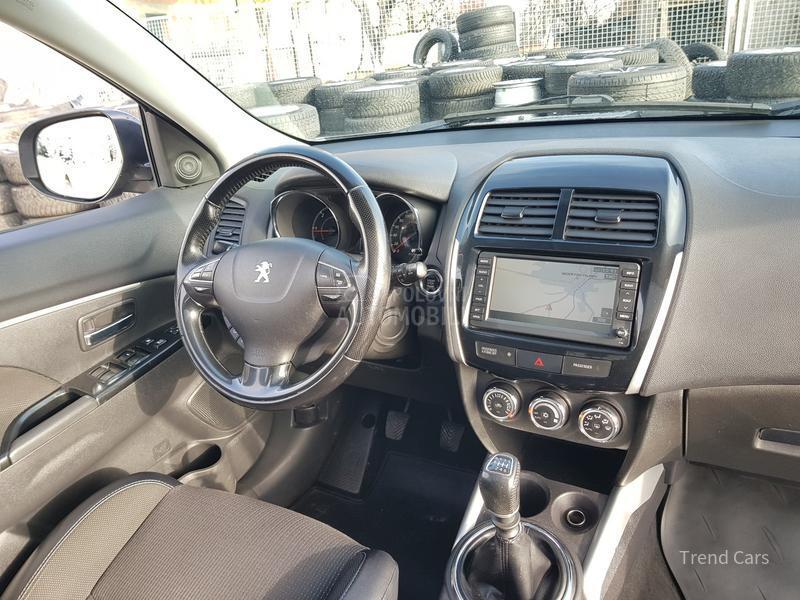 Peugeot 4008 1.6 HDI 4X4  N A V I