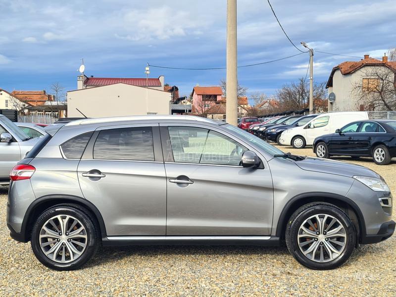 Peugeot 4008 1.6 HDI 4X4  N A V I