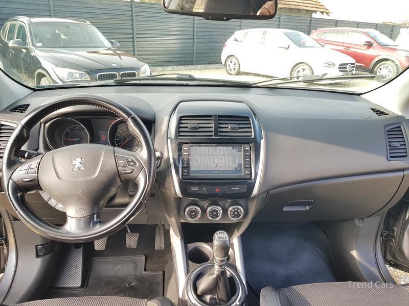 Peugeot 4008 1.6 HDI 4X4  N A V I