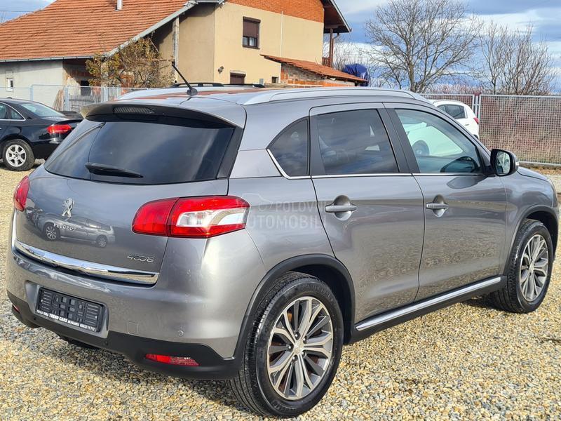 Peugeot 4008 1.6 HDI 4X4  N A V I