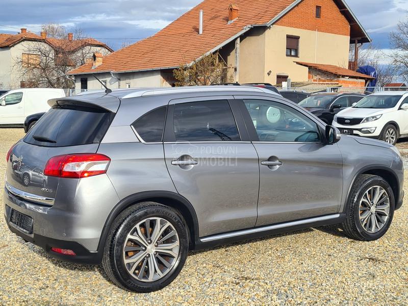 Peugeot 4008 1.6 HDI 4X4  N A V I