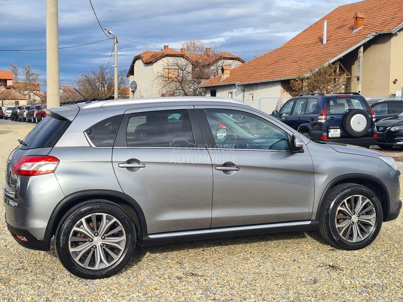 Peugeot 4008 1.6 HDI 4X4  N A V I