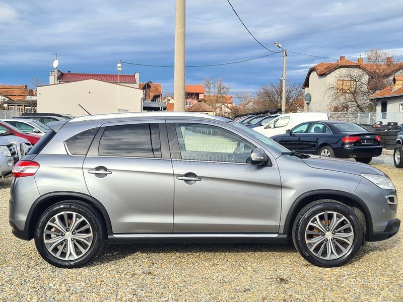 Peugeot 4008 1.6 HDI 4X4  N A V I