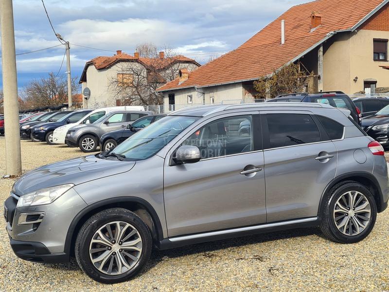 Peugeot 4008 1.6 HDI 4X4  N A V I