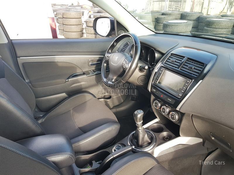 Peugeot 4008 1.6 HDI 4X4  N A V I