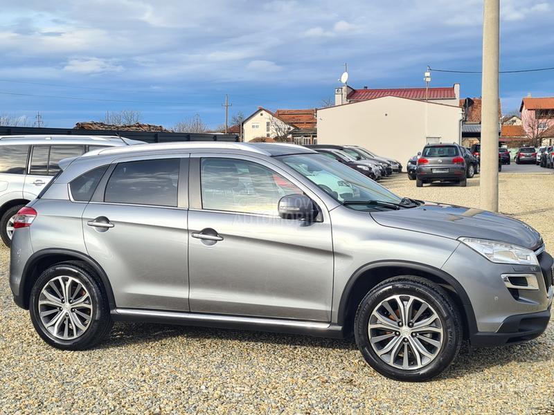 Peugeot 4008 1.6 HDI 4X4  N A V I