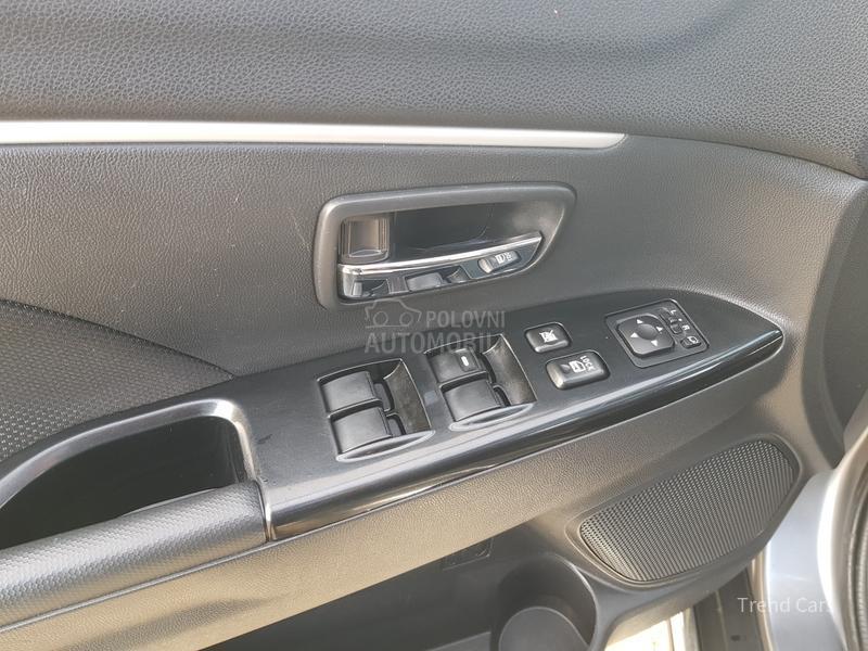 Peugeot 4008 1.6 HDI 4X4  N A V I