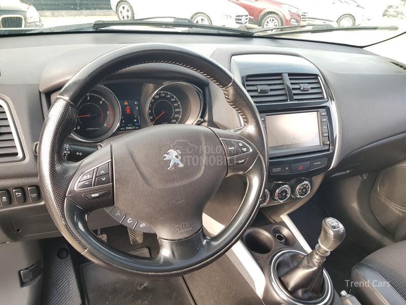 Peugeot 4008 1.6 HDI 4X4  N A V I
