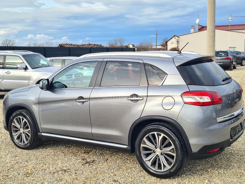 Peugeot 4008 1.6 HDI 4X4  N A V I