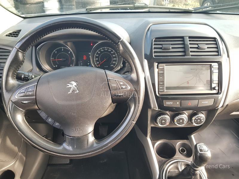 Peugeot 4008 1.6 HDI 4X4  N A V I