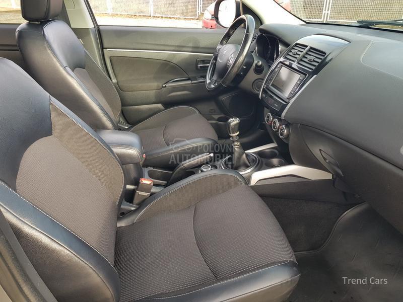 Peugeot 4008 1.6 HDI 4X4  N A V I