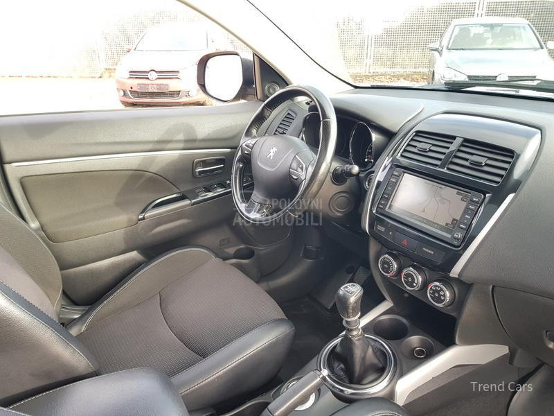 Peugeot 4008 1.6 HDI 4X4  N A V I