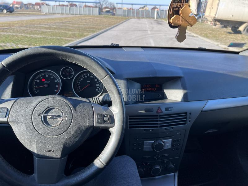 Opel Astra H 1.6 TNG