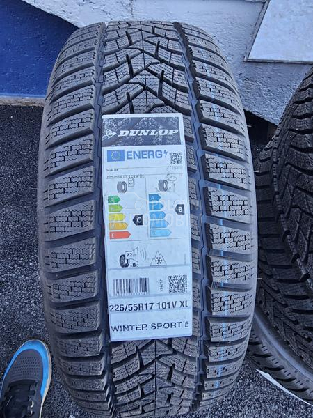 Dunlop 225/55 R17 Zimska