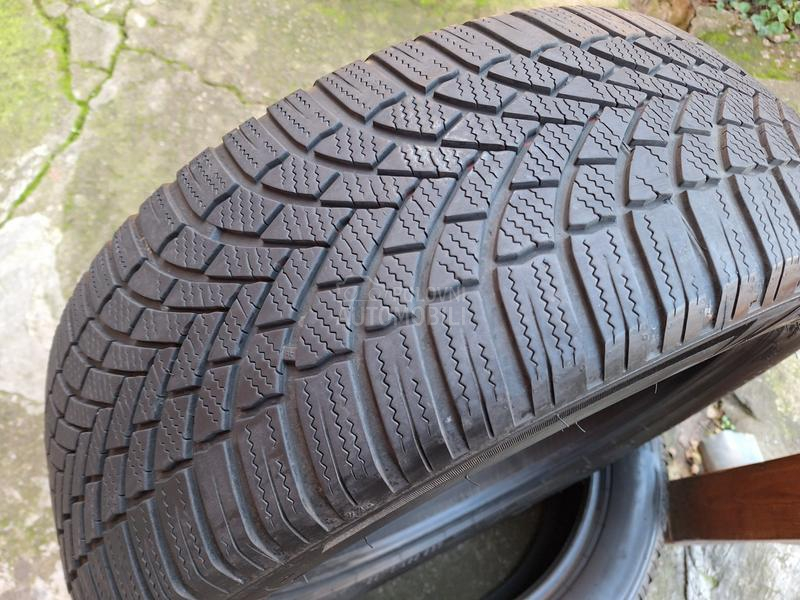 Bridgestone 235/55 R19 Zimska