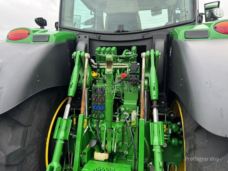 John Deere 6R 215