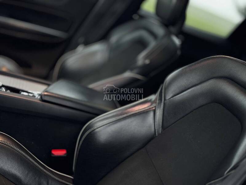 Volvo XC60 T5 awd R-design