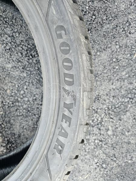 Goodyear 225/45 R19 Zimska