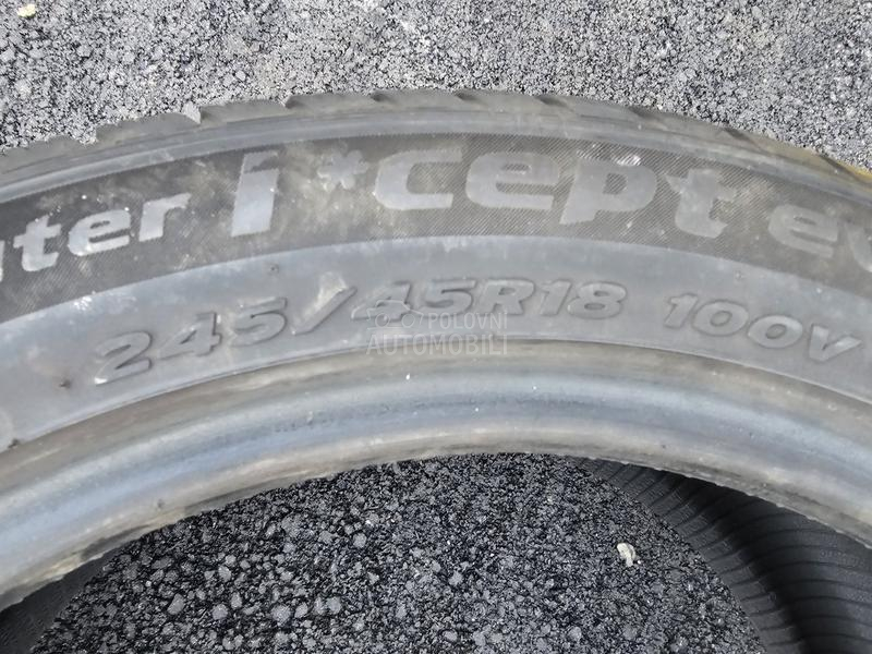 Hankook 245/45 R18 Zimska