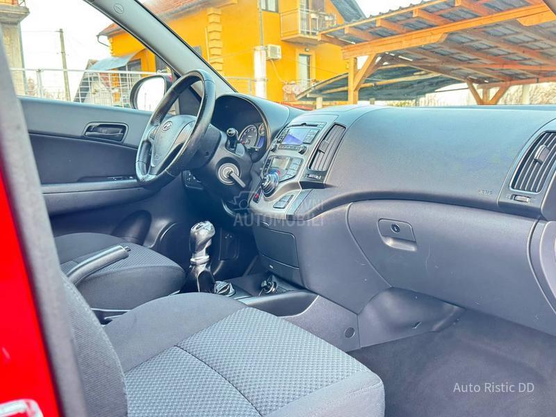 Hyundai i30 T O P  BESPREK0RAN