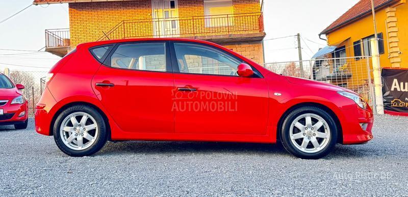 Hyundai i30 T O P  BESPREK0RAN