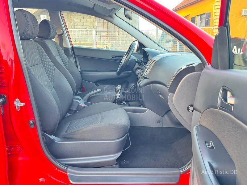 Hyundai i30 T O P  BESPREK0RAN