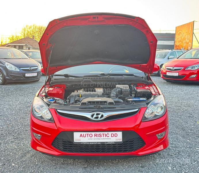Hyundai i30 T O P  BESPREK0RAN