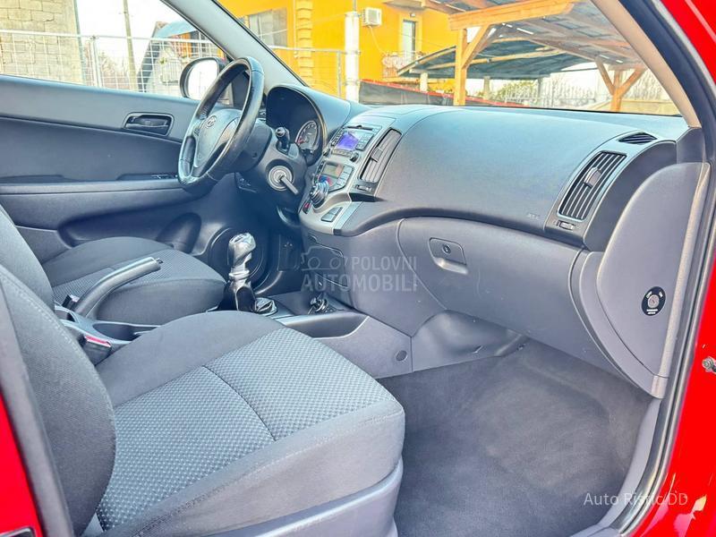 Hyundai i30 T O P  BESPREK0RAN