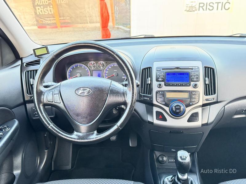 Hyundai i30 T O P  BESPREK0RAN