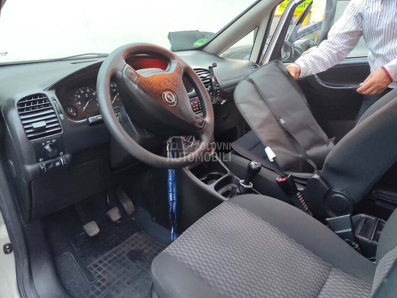 Opel Zafira m.e.t.a.n
