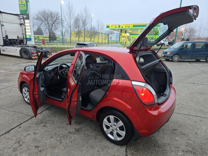 Kia Rio Salon.sko stanj..e