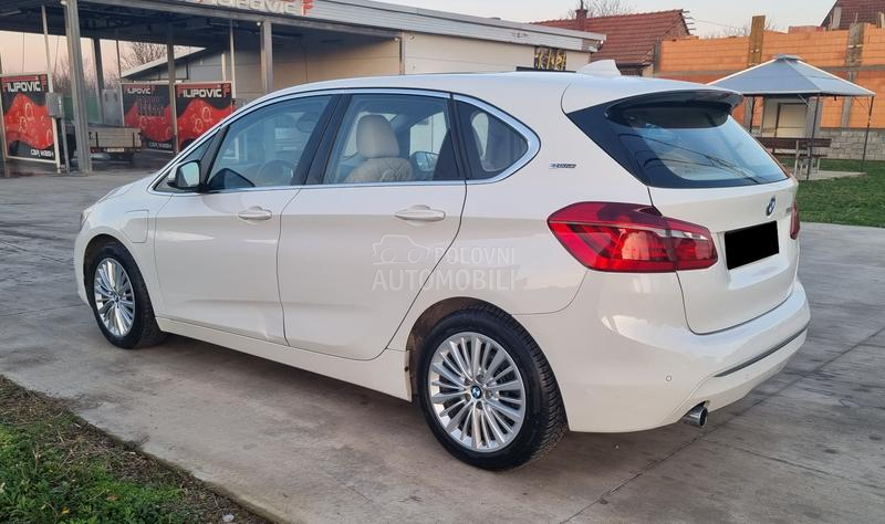 BMW 225 XE PLUG IN LUXURY