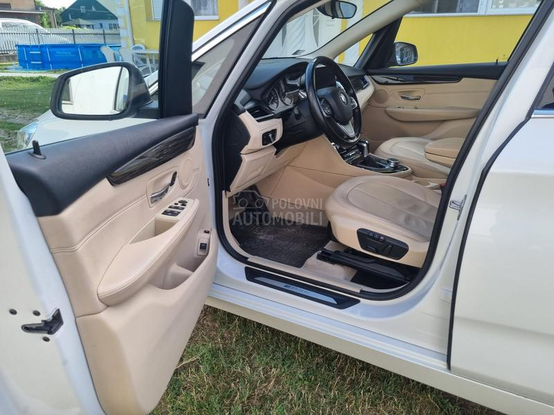 BMW 225 XE PLUG IN LUXURY