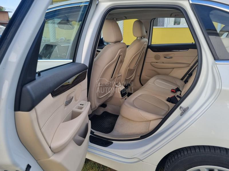 BMW 225 XE PLUG IN LUXURY