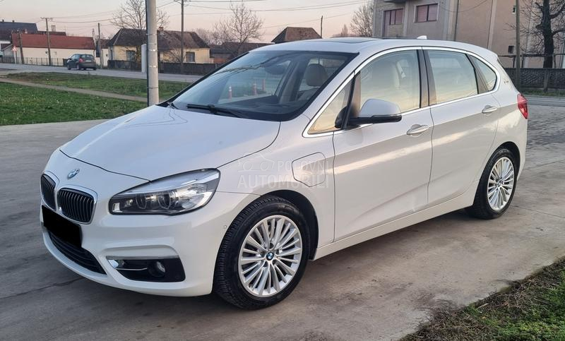 BMW 225 XE PLUG IN LUXURY