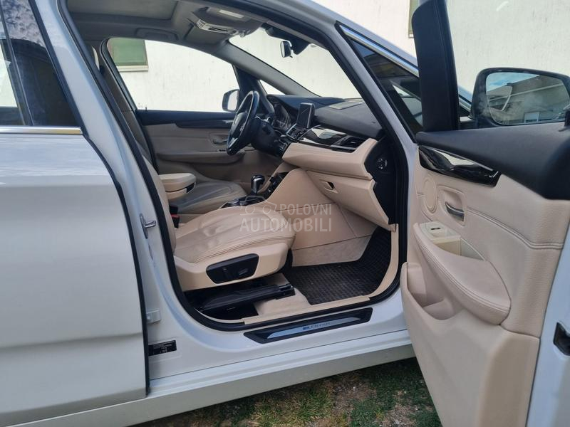 BMW 225 XE PLUG IN LUXURY