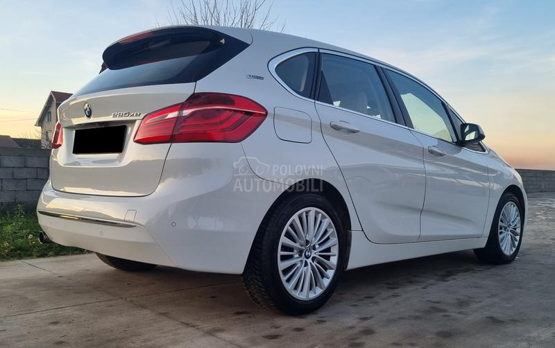 BMW 225 XE PLUG IN LUXURY