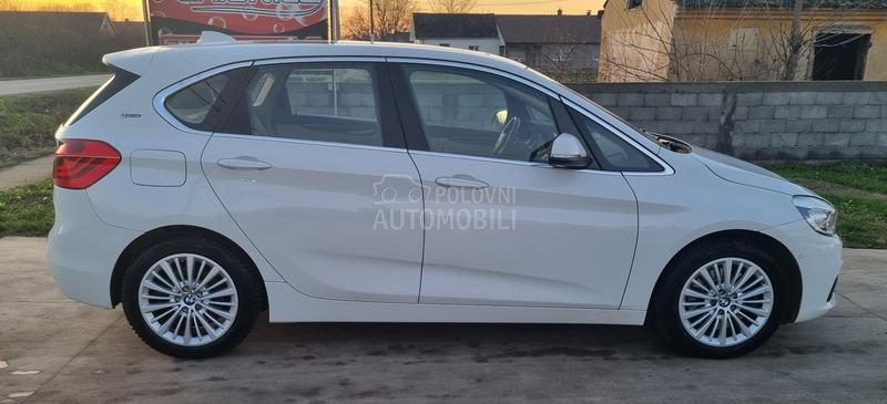 BMW 225 XE PLUG IN LUXURY