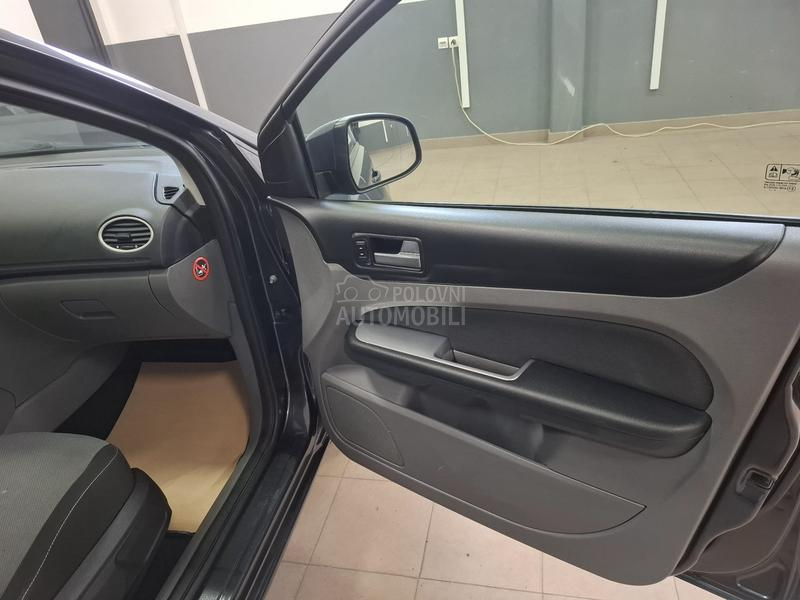 Ford Focus 1.6 16v