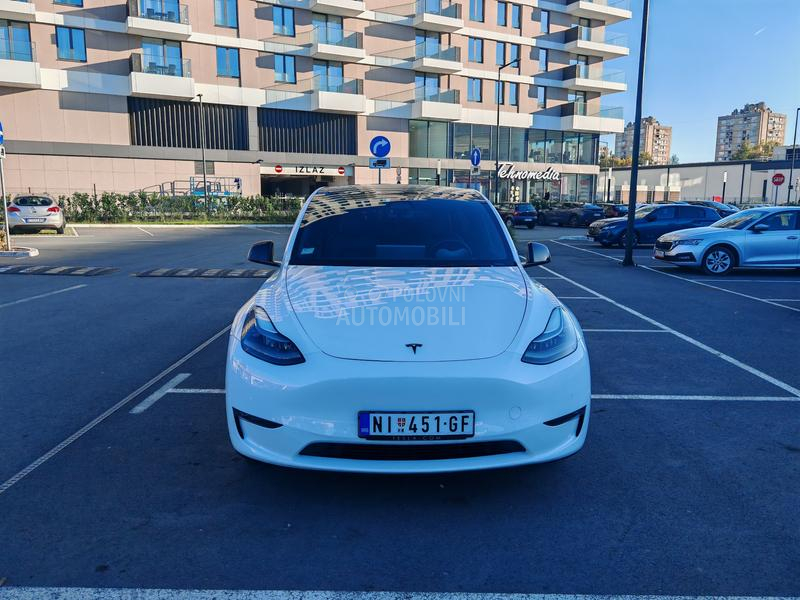 Tesla Model Y LongRangeDualmotor